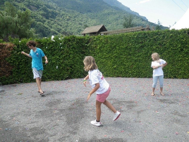 Village Camps International Summer Camp Leysin, Switzerland 2026-08-15 https://www.villagecamps.com/journals_admin/images/695-10-yellowgreeniess (14).jpg
